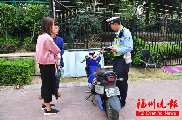 这是真的!福州男子骑超标电动车,汽车驾照被扣