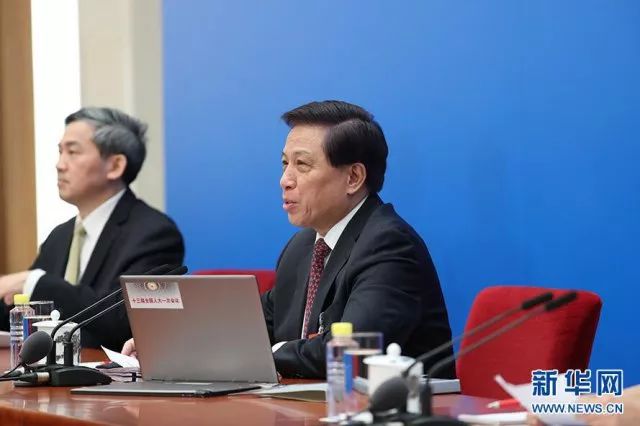 张业遂接棒傅莹!新任全国人大新闻发言人亮相