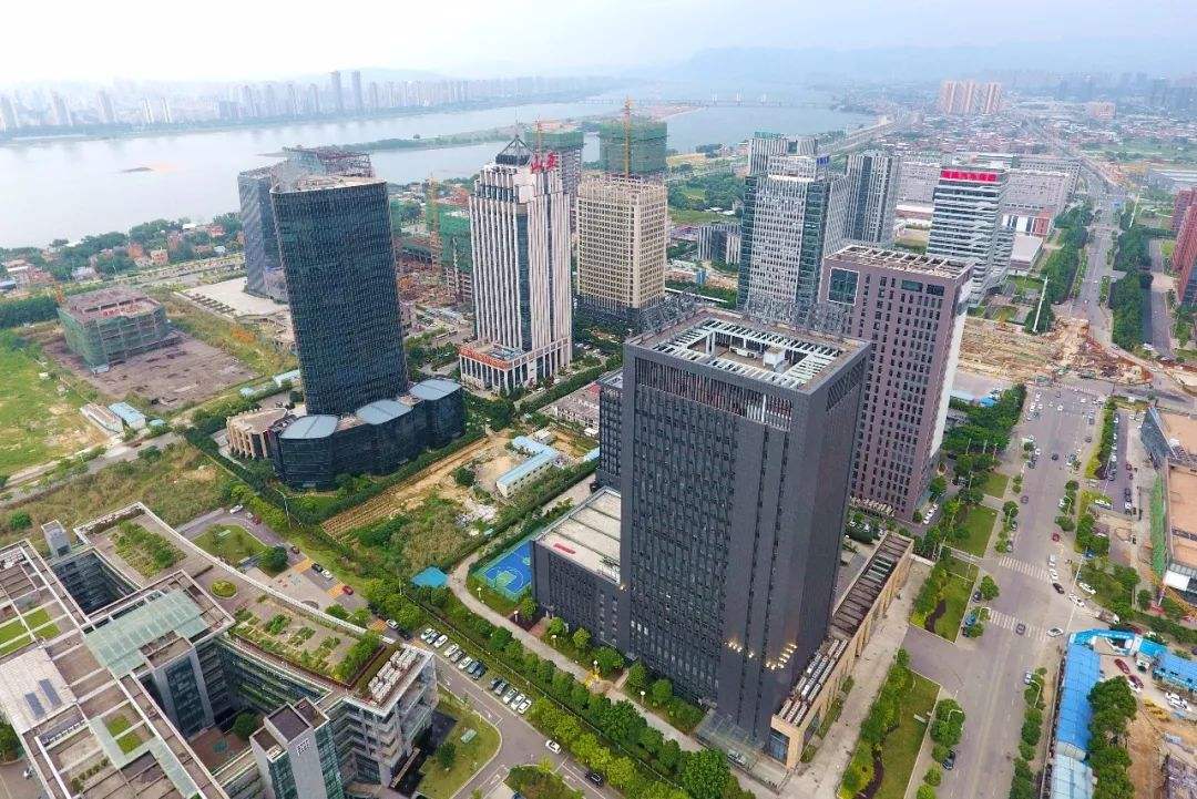 高新区出台政策实施乡村振兴战略 3个村列为试点村
