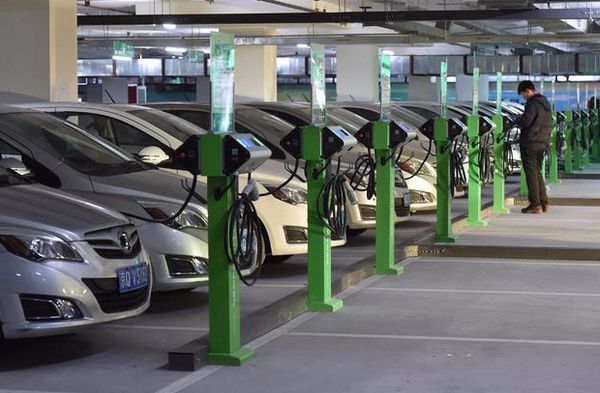 上月销量同比增长138% 新能源汽车价格还会涨吗
