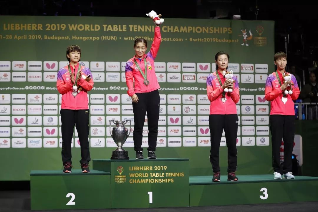 四面五星红旗同时升起!中国女乒威武!